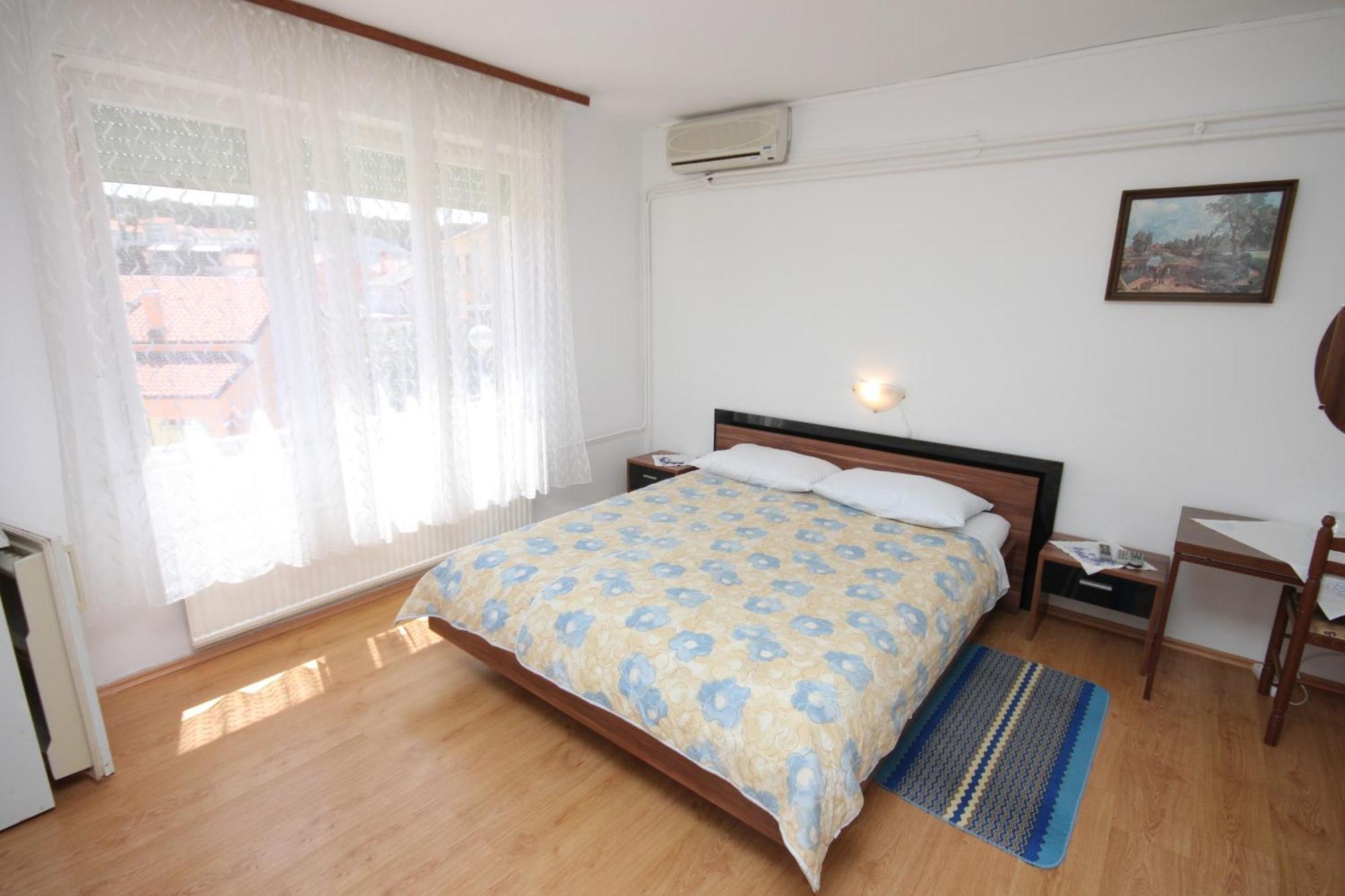 Apartments And Rooms With Parking Space マリ・ロシニュ エクステリア 写真
