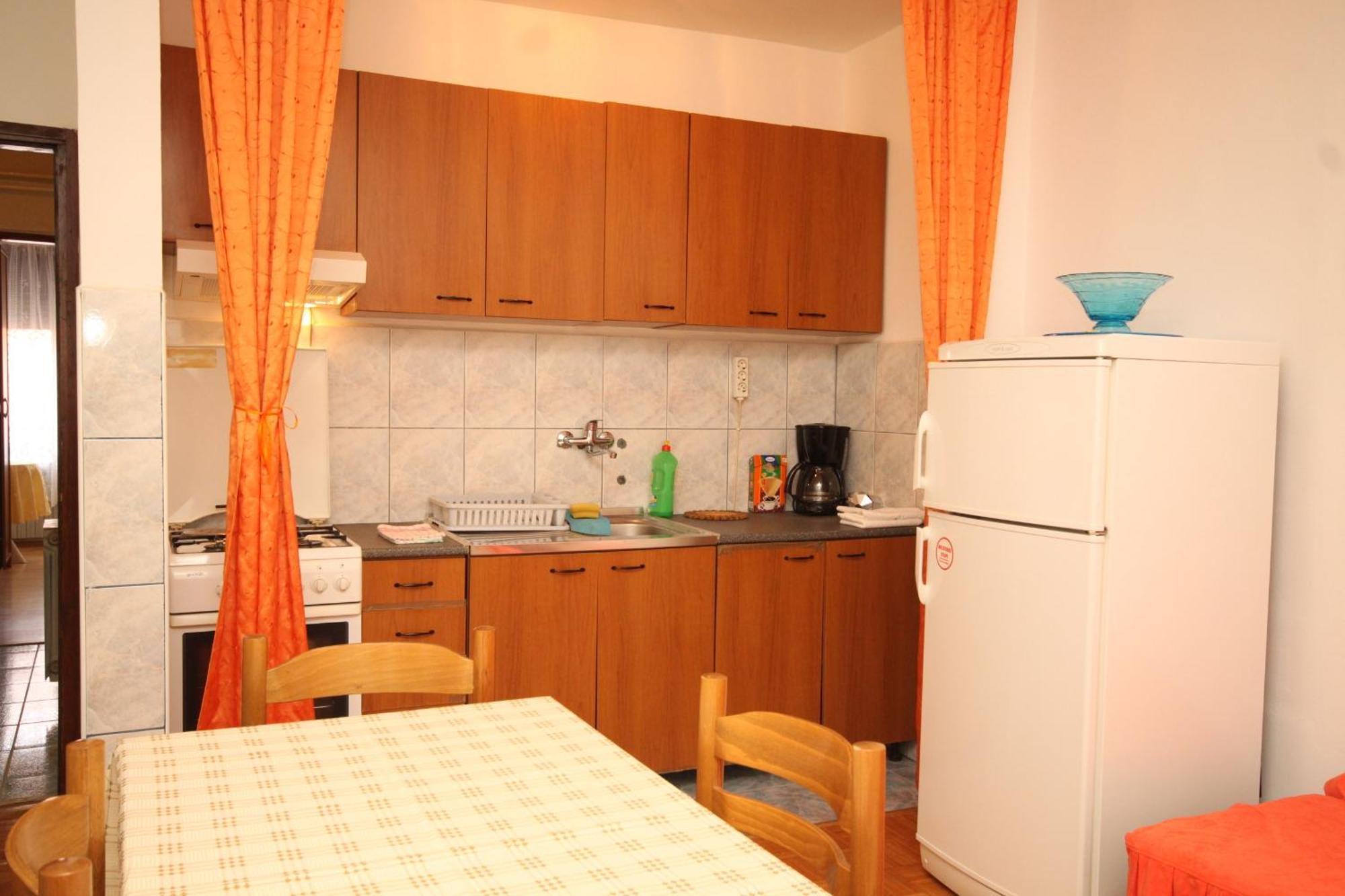 Apartments And Rooms With Parking Space マリ・ロシニュ エクステリア 写真
