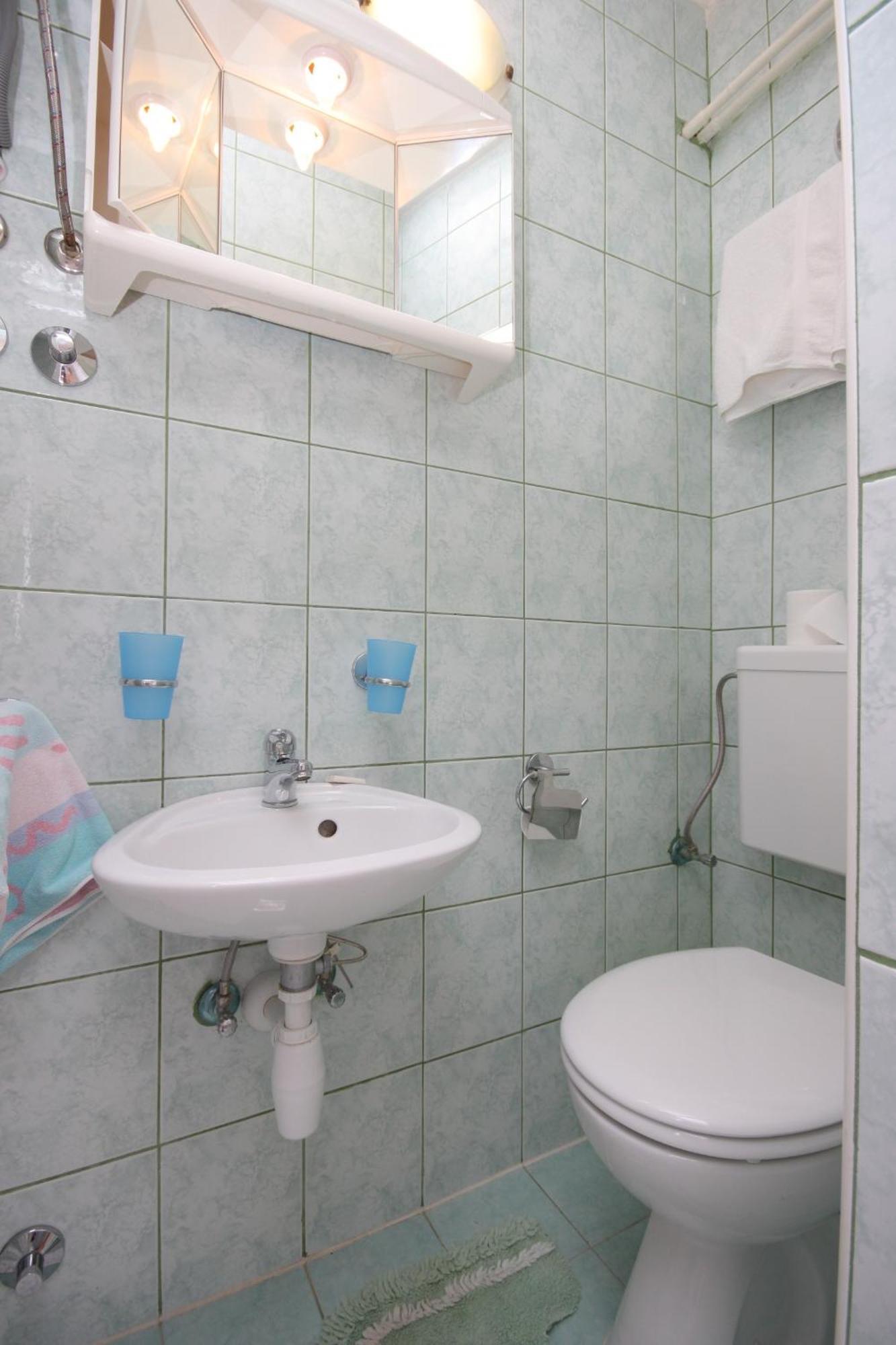 Apartments And Rooms With Parking Space マリ・ロシニュ 部屋 写真